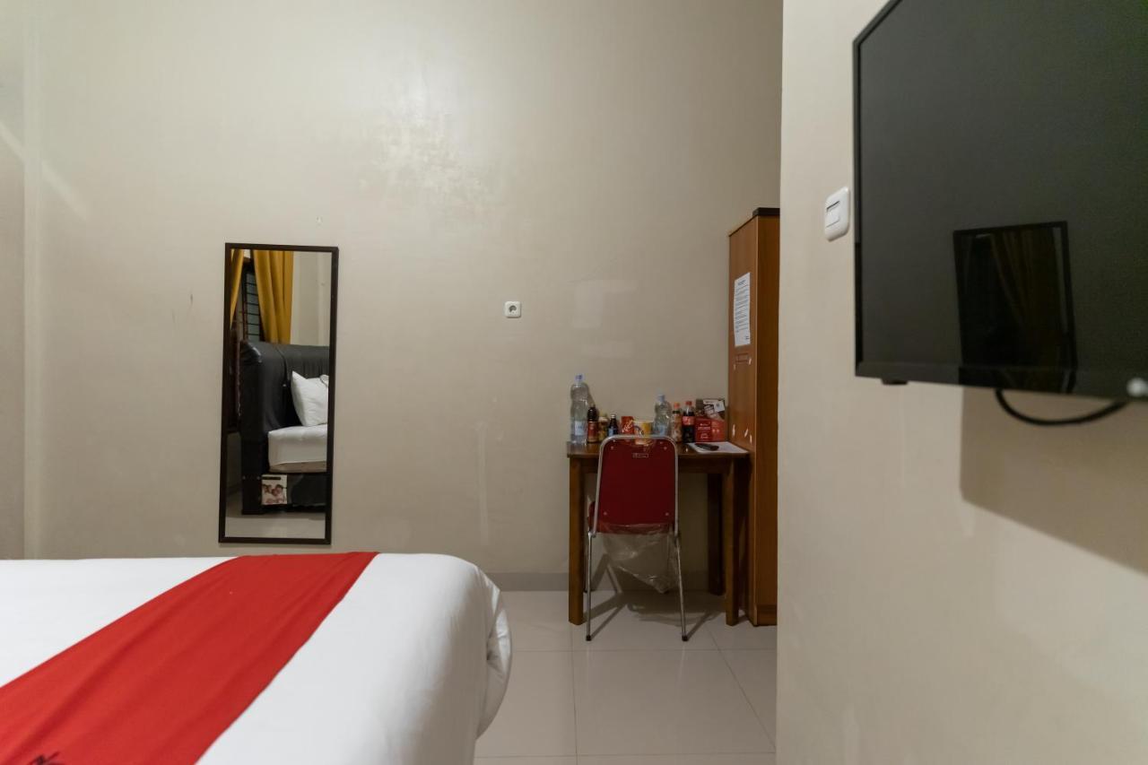 Reddoorz At Joyce Guest House Μεντάν Εξωτερικό φωτογραφία