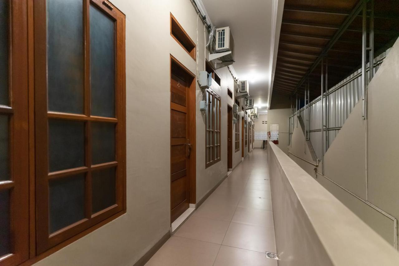 Reddoorz At Joyce Guest House Μεντάν Εξωτερικό φωτογραφία