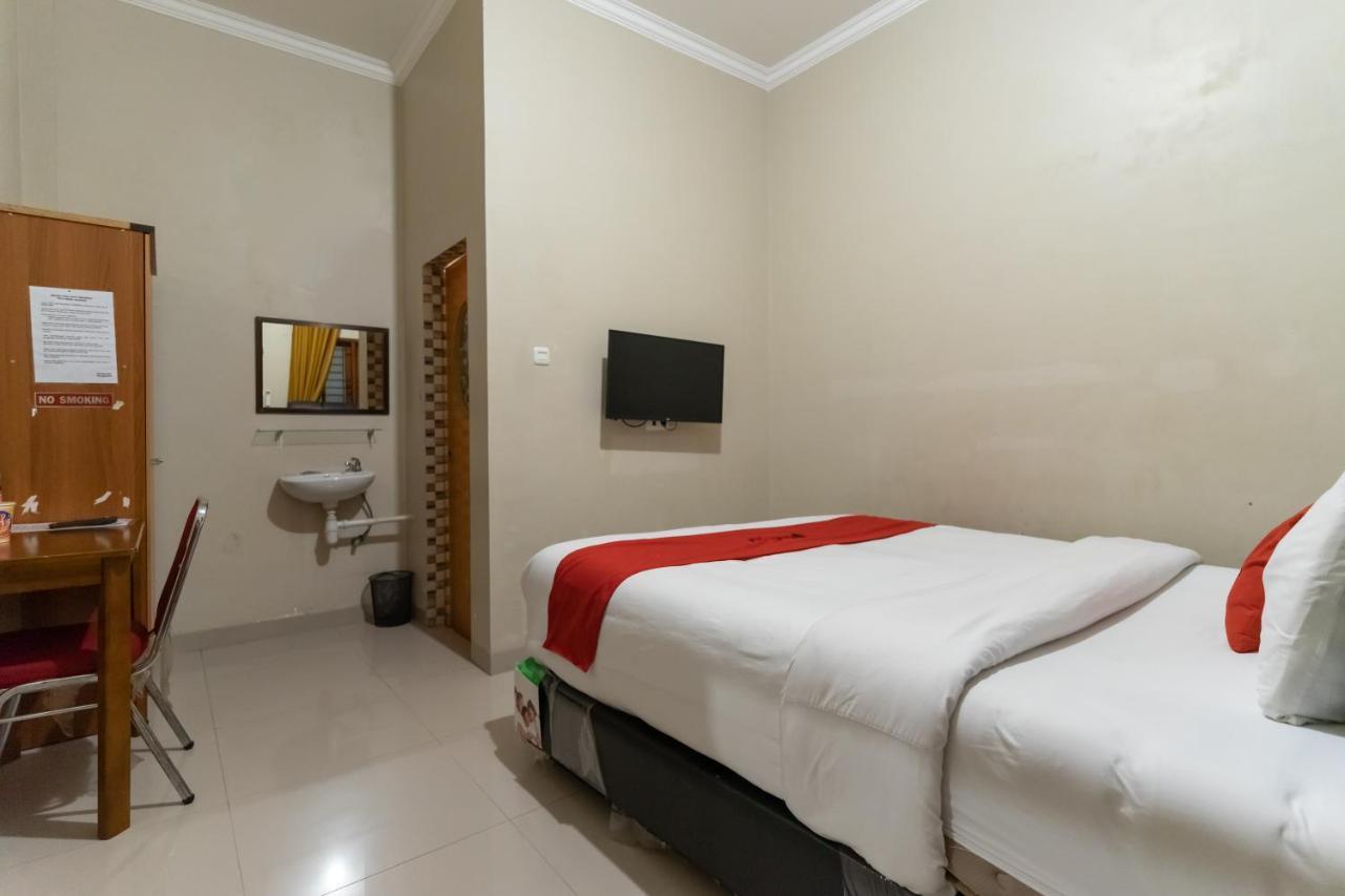 Reddoorz At Joyce Guest House Μεντάν Εξωτερικό φωτογραφία